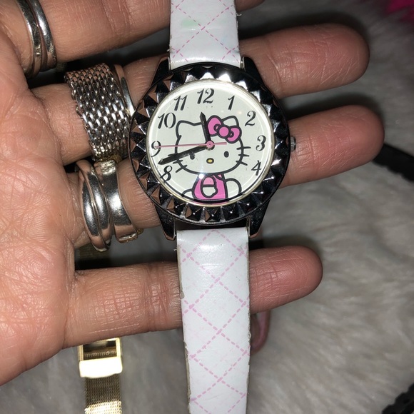 5 Watches-Hello Kitty, Timex, Adrienne Vittadini.. - Picture 2 of 8